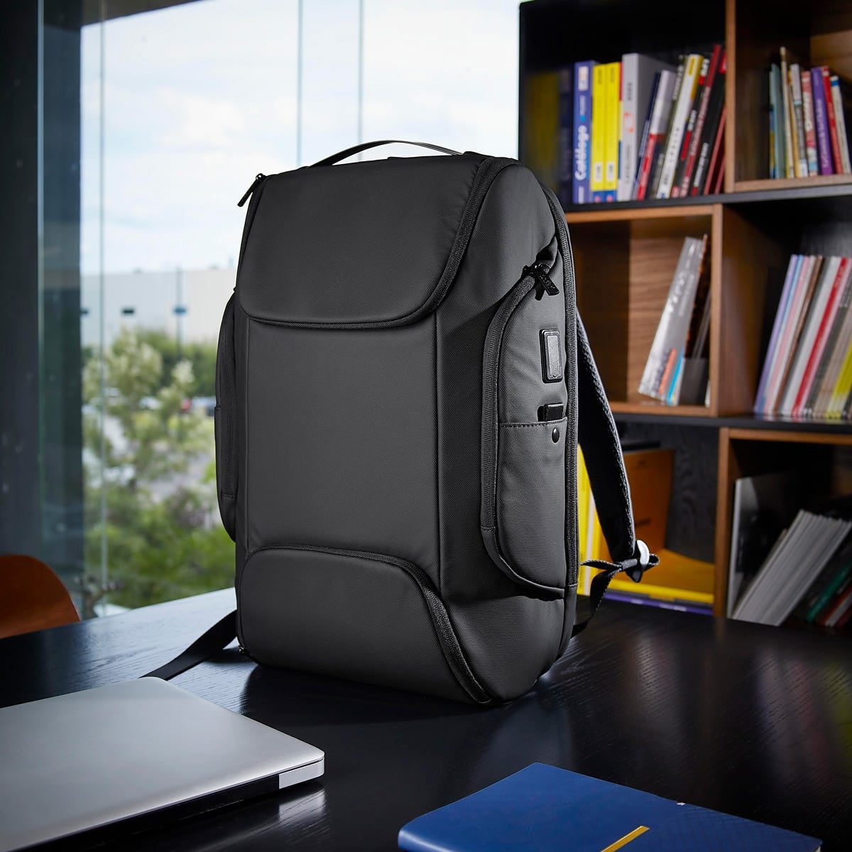 MOCHILA POLIURETANO AADONX