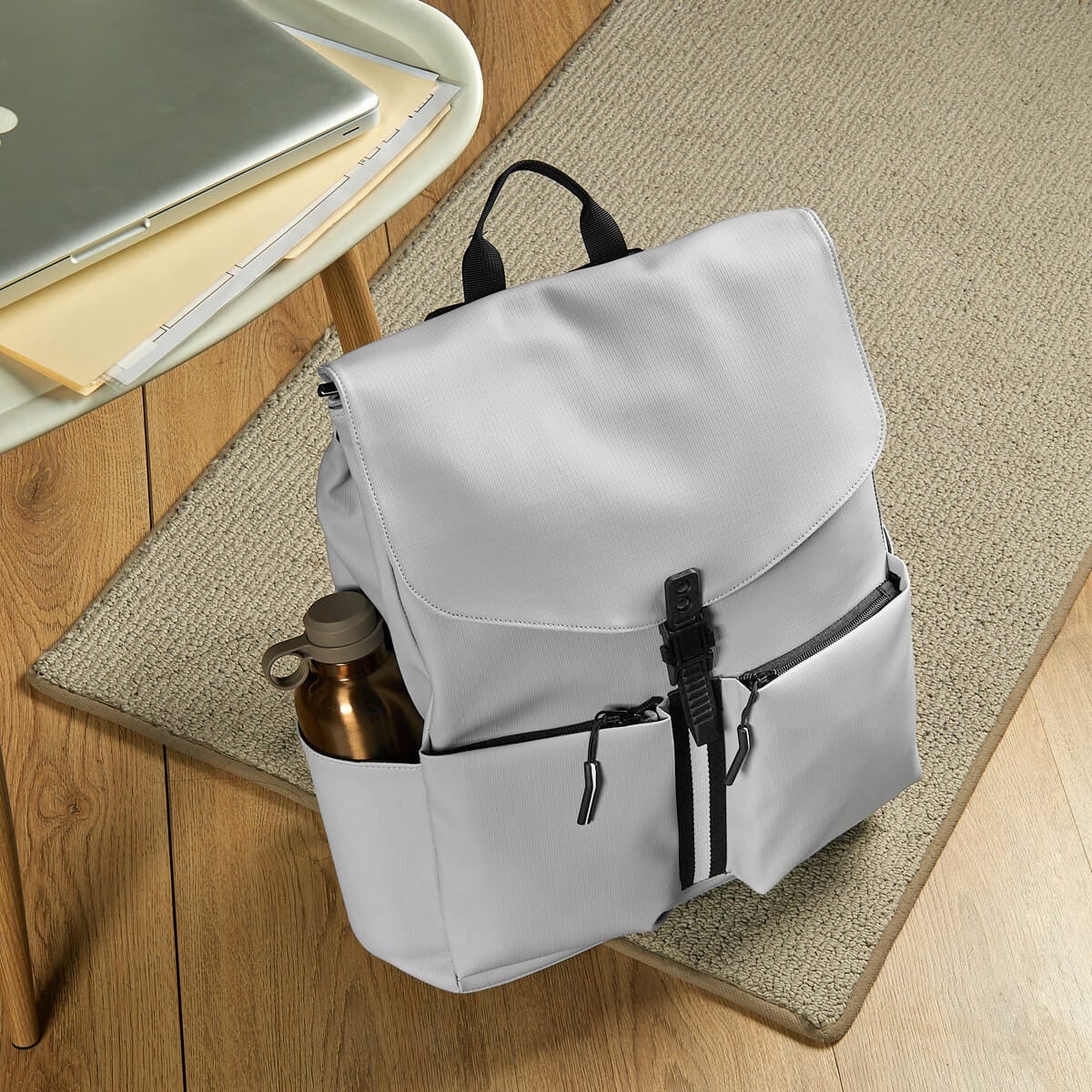 MOCHILA POLIURETANO EJECUTIVA AADNIS