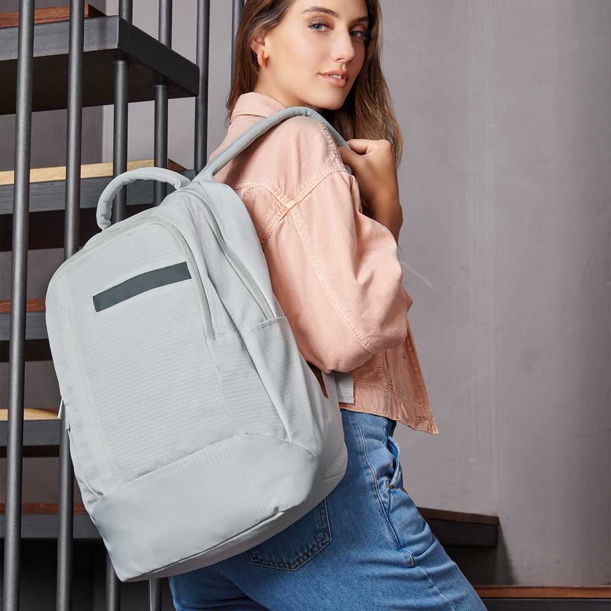 MOCHILA POLIÉSTER TABLET AADUON